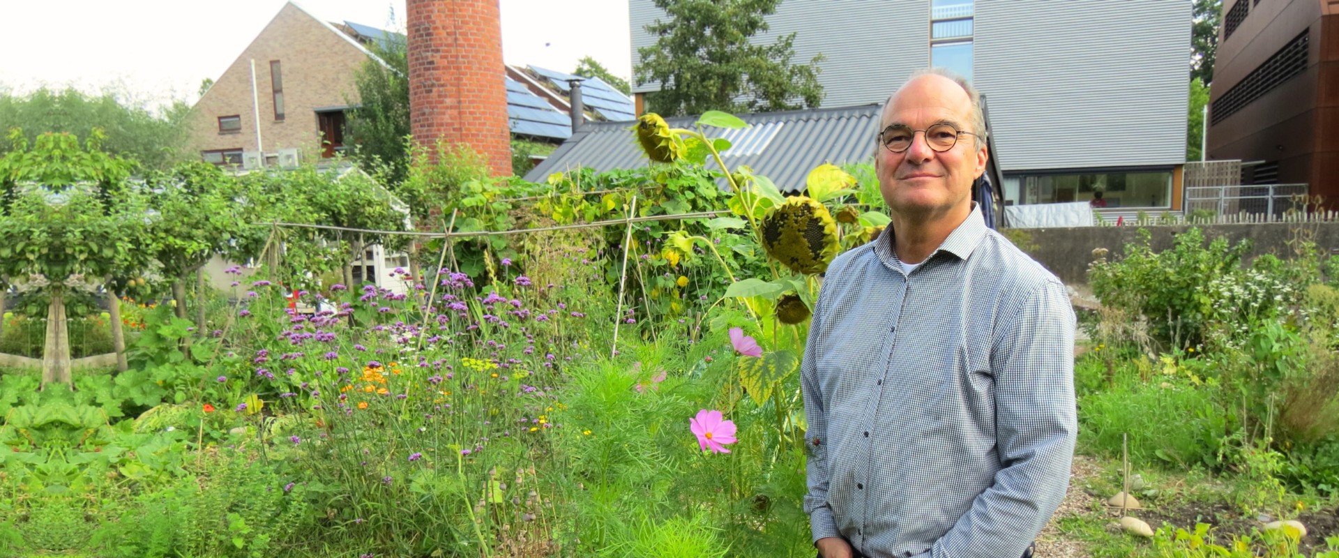 Willem Helwegen in Buurttuin Johanitterveld