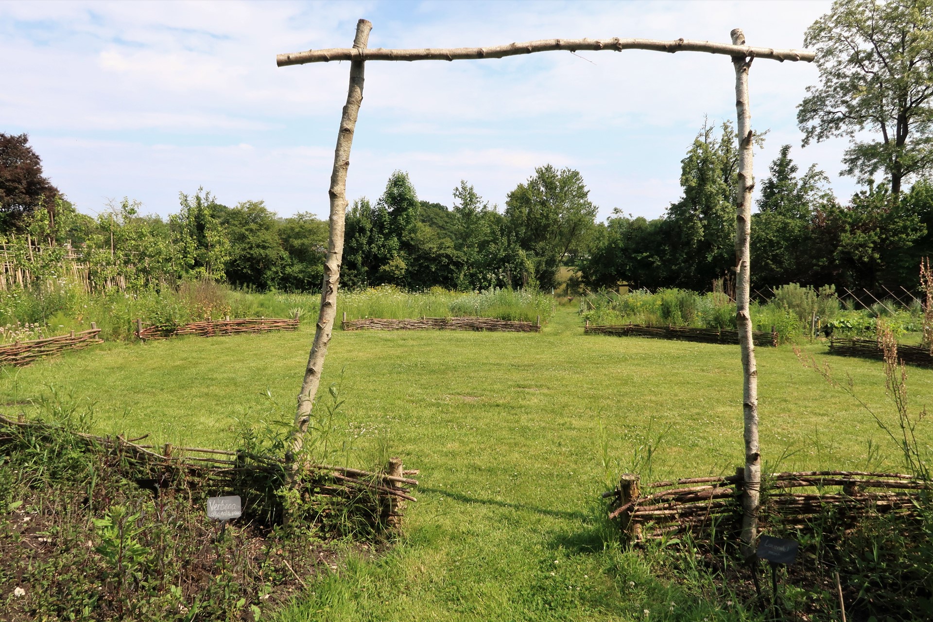 Ommuurde tuin Renkum